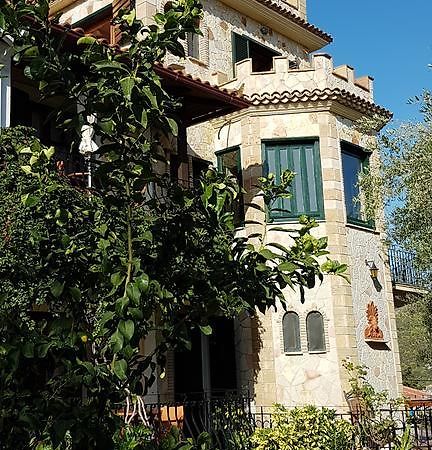 Castello Bellos Tower Keri Bagian luar foto
